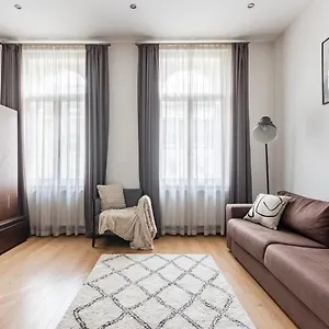  Appartamento Place Of Grace - 50 Meters From Dancing House